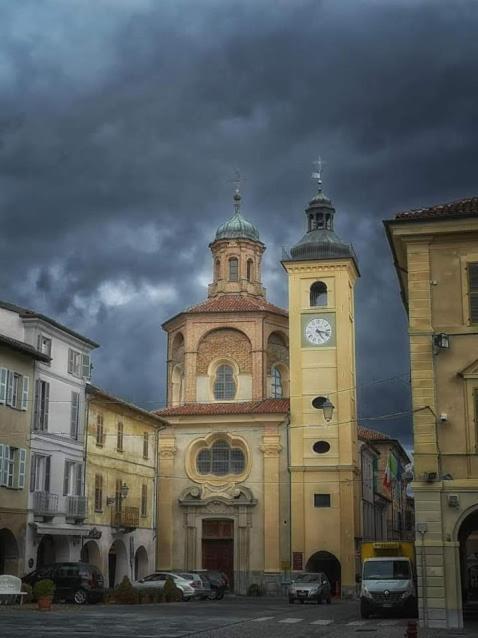 Astixio Villa San Damiano dʼAsti Buitenkant foto