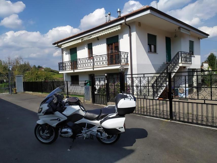 Astixio Villa San Damiano dʼAsti Buitenkant foto