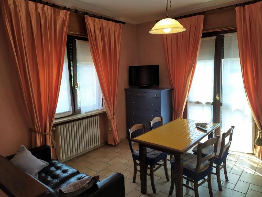 Astixio Villa San Damiano dʼAsti Buitenkant foto
