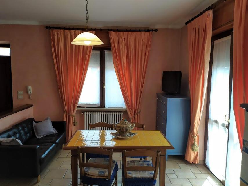 Astixio Villa San Damiano dʼAsti Buitenkant foto