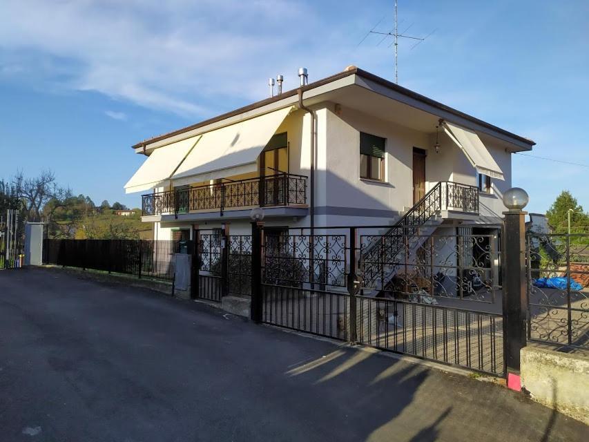 Astixio Villa San Damiano dʼAsti Buitenkant foto